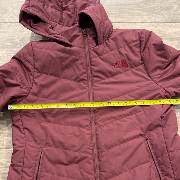 The North Face Burgundy Quilted Lightweight Jacket Medium - Picture 6 of 8